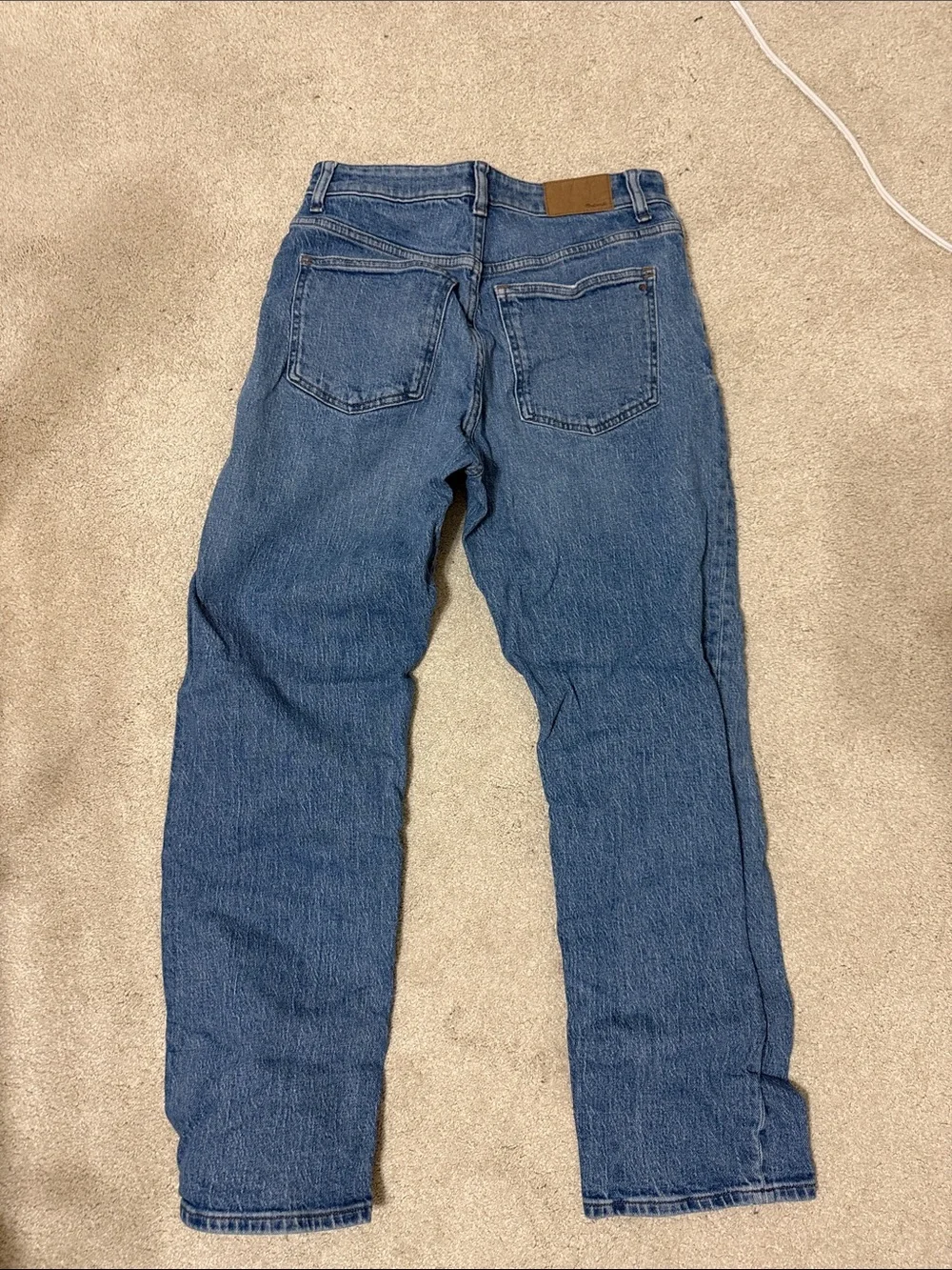 Madewell Curvy 90’s Straight Leg Jeans in Medium Blue Wash - Picture 8 of 8